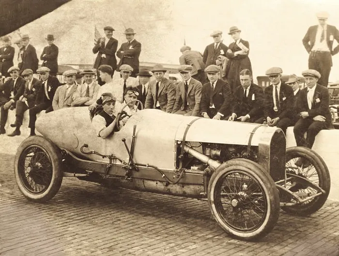 Az első 3 literes Bentley Motors autó, 1921