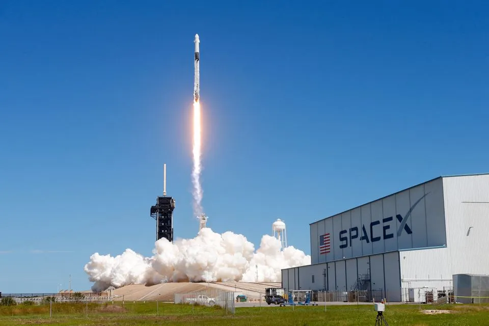 Elindult a SpaceX Falcon 9 rakéta Dragon modullal