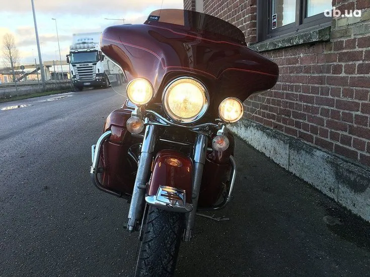 Harley-Davidson FLHTCU  Image 5